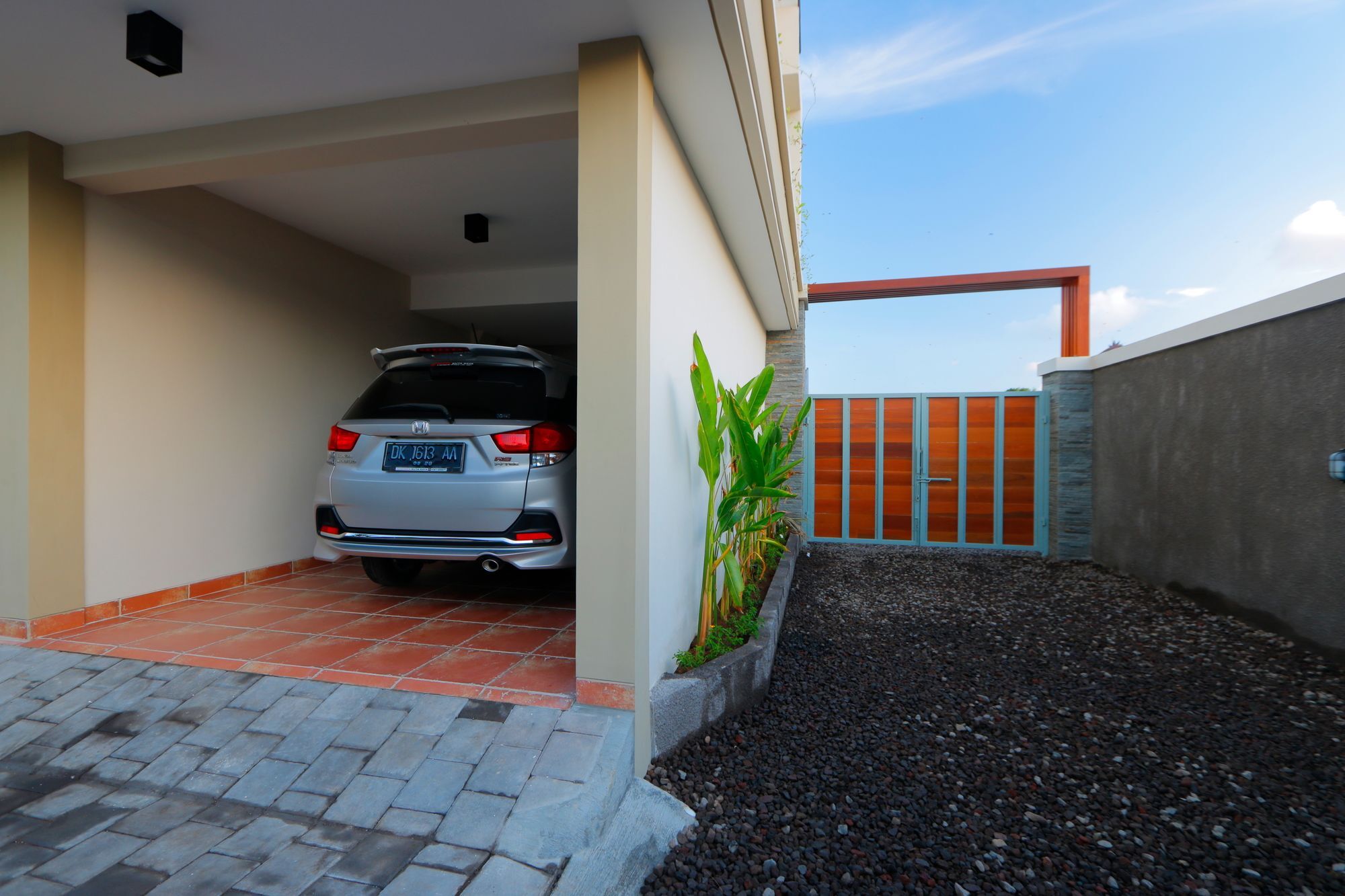 Iconic Bali Living Bed & Breakfast Denpasar  Bagian luar foto